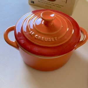 Le Creuset Petite Round Casserole orange set of 4 NIB